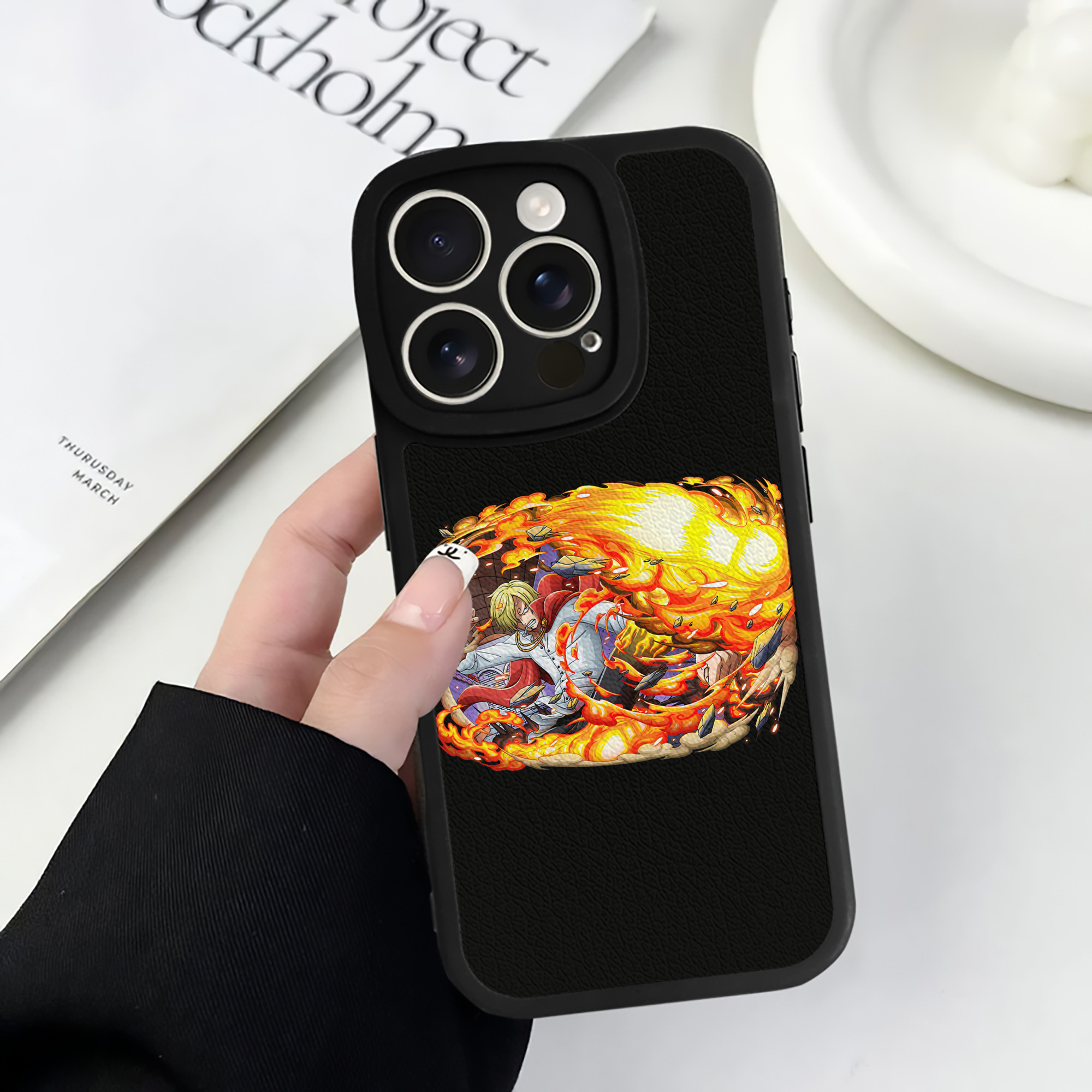 （画像用） ワンピース サンジ ONE PIECE Sanji 【iPhone 16シリーズ対応】シリコンスマホケース（レザー調） 材質：シリコン